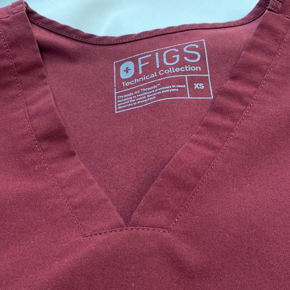 Figs Scrub Top XS maroon - Picture 7 of 14